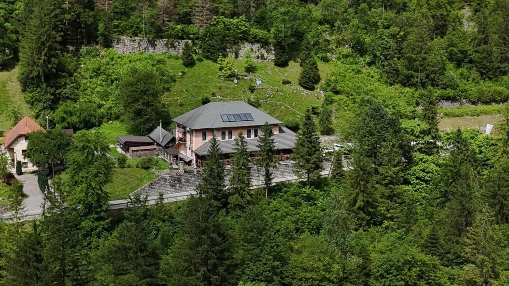 ホテル Gostisce Andrejc Soča エクステリア 写真